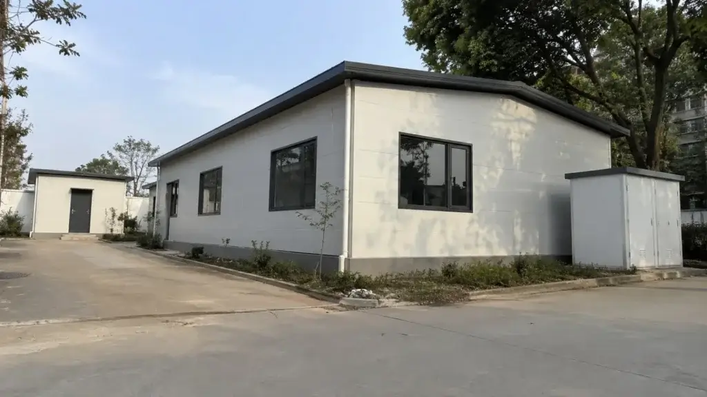 Lightweight Villas and Utility Buildings made by EPS insulation sandwich panel