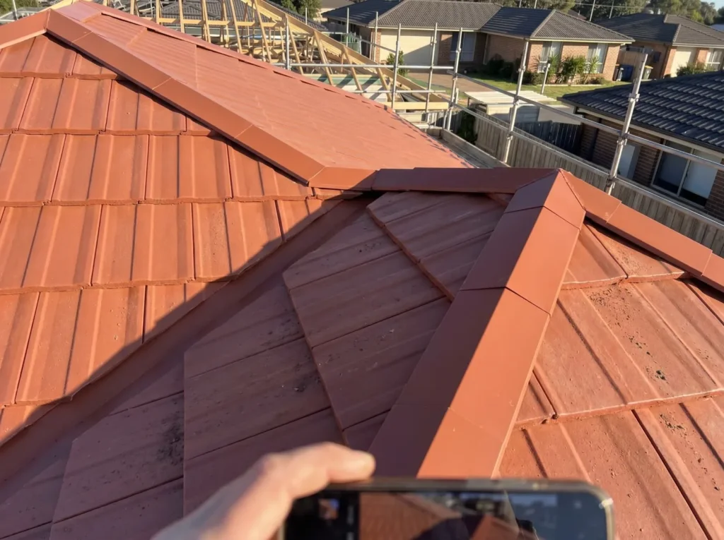 Modular utility building demonstrating roof and wall coordination using standard corrugated and trapezoidal metal sheet families